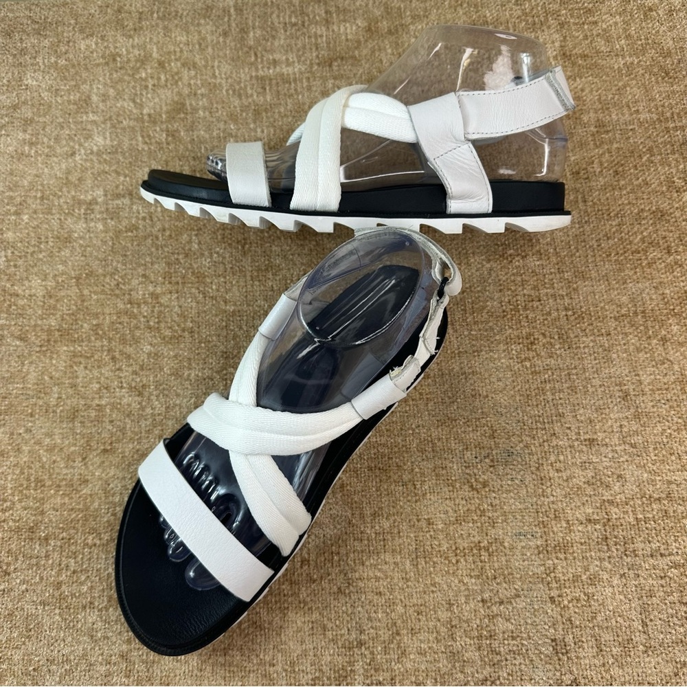 Sorel Roaming Decon White/Black Leather/Stretch Sandals Size 8.5